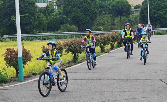 丝滑行路涟结健康 ———FUN肆骑行浩瀚体育平台计划·南京站(图1)