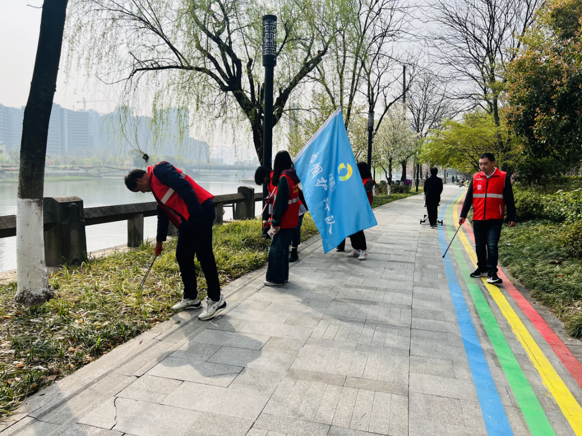 杭州上城区钱景社区：浩瀚体育骑行巡河活动 共建美丽家园(图2)